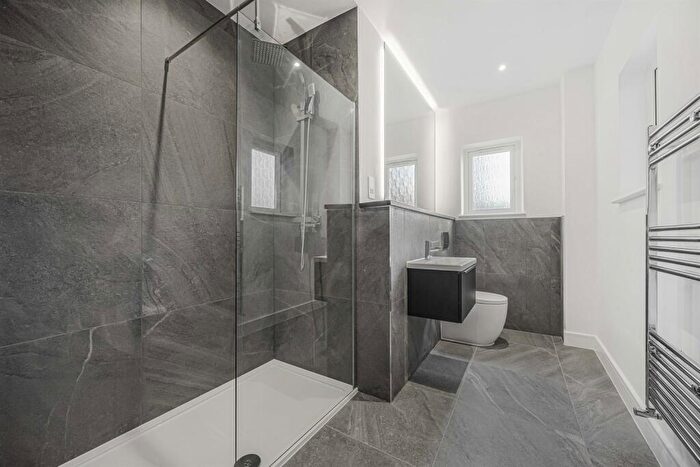 1 Bedroom Apartment For Sale In Gosbrook Road, Caversham, Reading, RG4