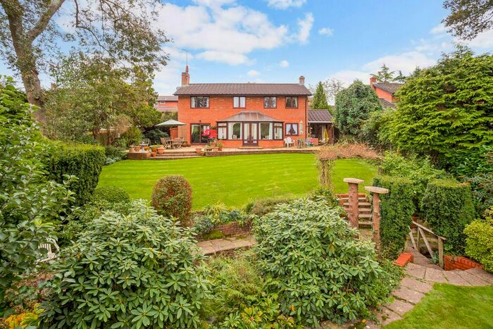 4 Bedroom Detached House For Sale In The Laffords, Reading, RG7
