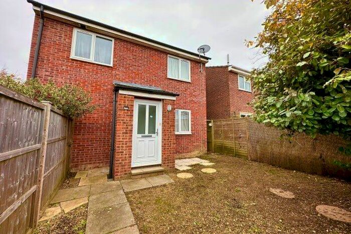 2 Bedroom Semi-Detached House To Rent In Worcester Avenue, Cambridge, CB23