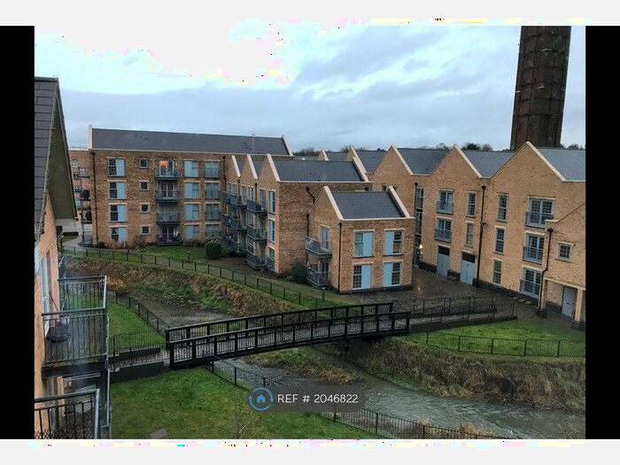 2 Bedroom Flat To Rent In Esparto Way, Dartford, DA4