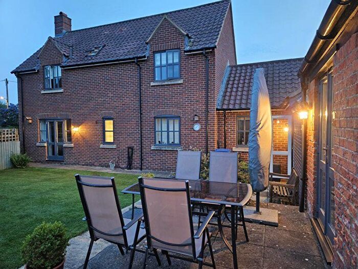 4 Bedroom Detached House For Sale In Shepherds Drove, West Ashton, BA14