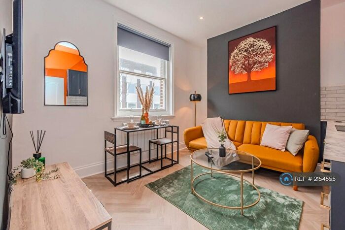1 Bedroom Flat To Rent In Queens Road, Brighton, BN1