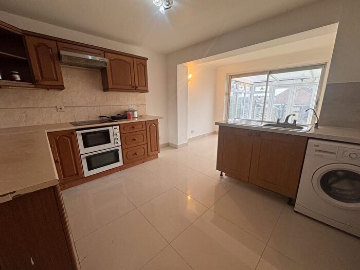 5 Bedroom House To Rent In Catton Crescent, Kingsthorpe, Northampton, NN2