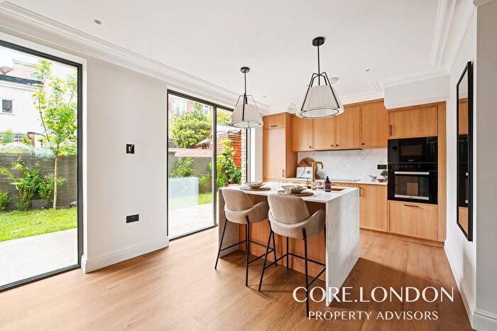4 Bedroom End Of Terrace House For Sale In Clubhouse Residences, Ealing, W5