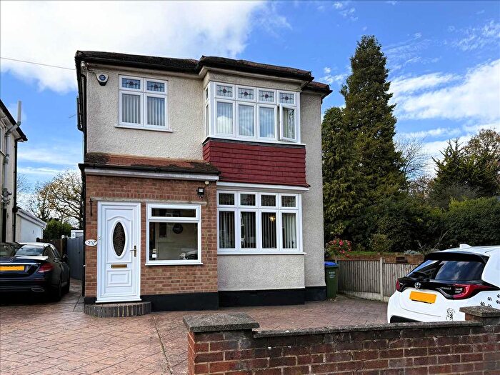 3 Bedroom Detached House For Sale In Baldwyns Park, Bexley, DA5