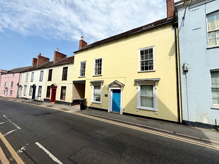 1 Bedroom Apartment For Sale In Worcester Road, Ledbury, Herefordshire, HR8