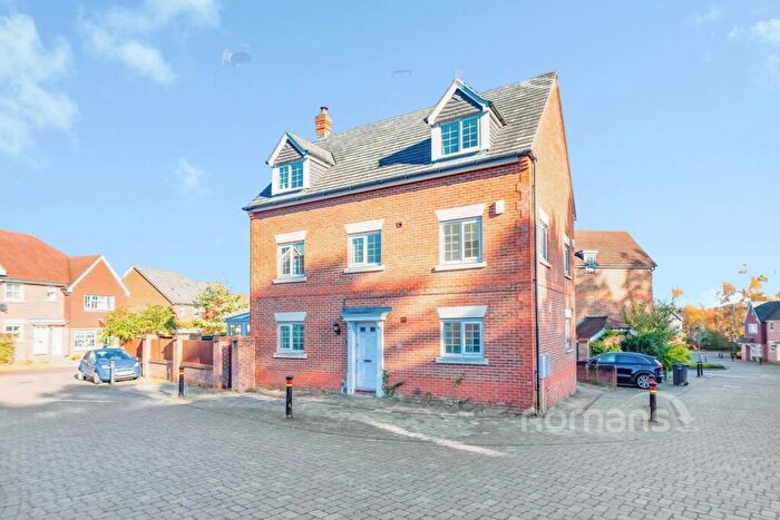 6 Bedroom Detached House For Sale In East Hundreds, Fleet, Hampshire, GU51