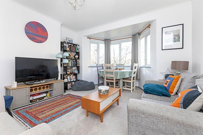 2 Bedroom Flat To Rent In Eastcote Street, London, SW9