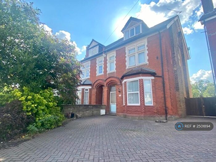 6 Bedroom Semi-Detached House To Rent In Darnley Road, Gravesend, DA11