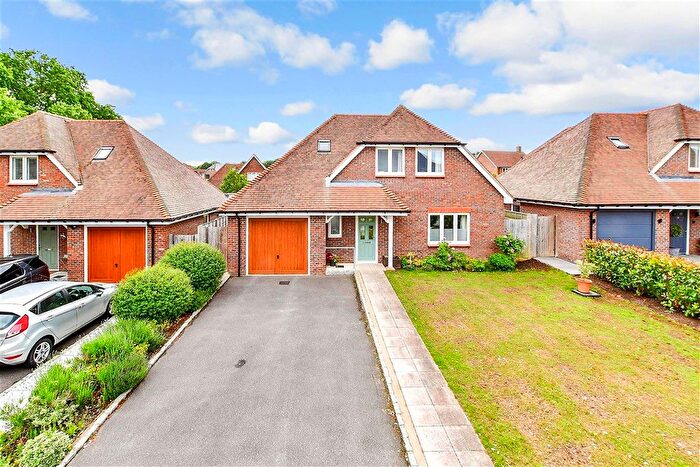 3 Bedroom Detached House For Sale In Chestnut Drive, Thakeham, Pulborough, West Sussex, RH20