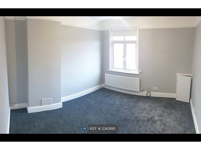 Studio To Rent In Queen St, Queensferry, CH5