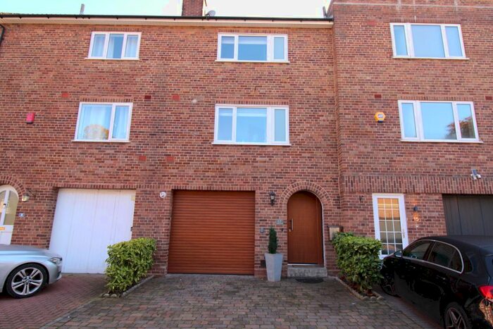 4 Bedroom Mews House To Rent In West Drive, Edgbaston, Birmingham, B5