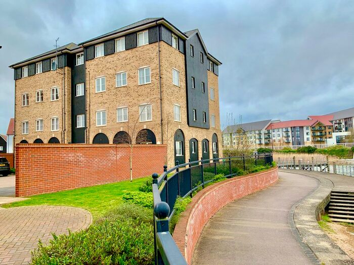 2 Bedroom Flat To Rent In Millbrook Close, Bedford, MK42