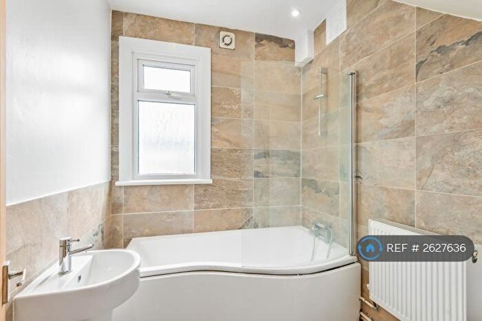 4 Bedroom End Of Terrace House To Rent In Tivoli Road, London, SE27