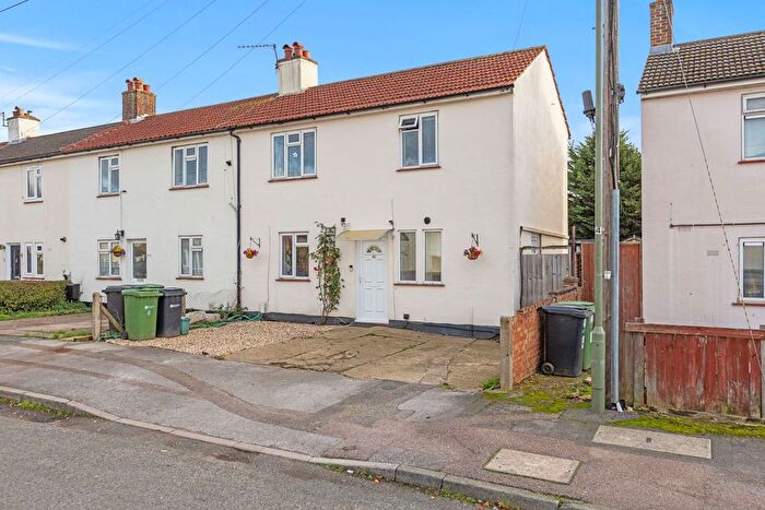 3 Bedroom End Of Terrace House For Sale In Woodbridge Avenue, Leatherhead, KT22