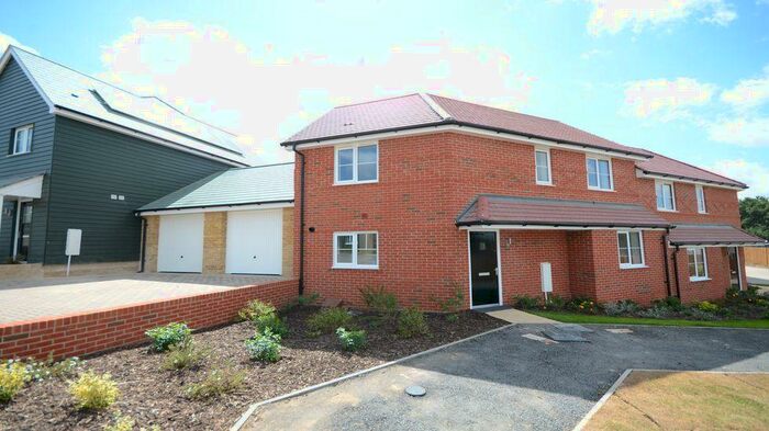 3 Bedroom Semi-Detached House To Rent In Rana Drive, GU52