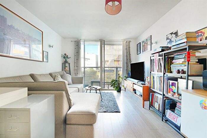 1 Bedroom Flat To Rent In New River Village, Hornsey, N8