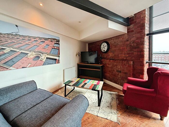 2 Bedroom Flat To Rent In Crispin Lofts, New York Road, Leeds, West Yorkshire, LS2