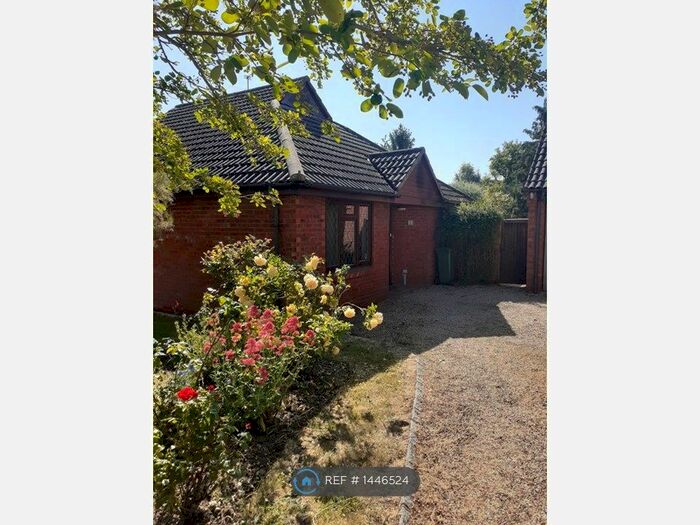 3 Bedroom Bungalow To Rent In Bye Green, Aylesbury, HP22