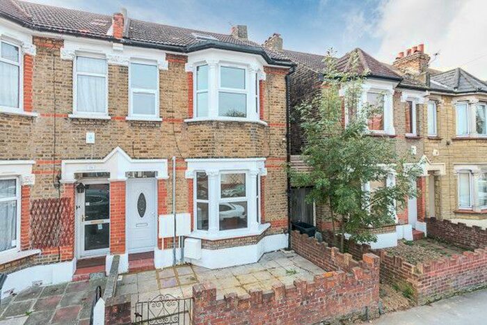 2 Bedroom Flat To Rent In Heath Road, Thornton Heath, Surrey, CR7