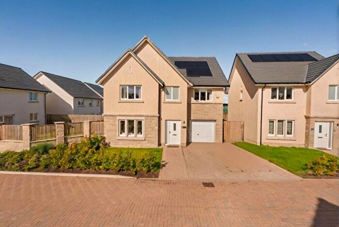 5 Bedroom Detached House For Sale In Ben Vorlich Drive, East Calder, EH53