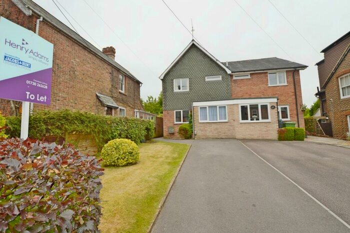 3 Bedroom Semi-Detached House To Rent In Rushes Road, Petersfield, GU32