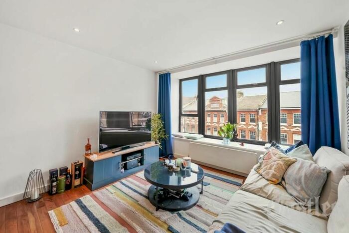 2 Bedroom Flat To Rent In Village Apartments, Crouch End, N8