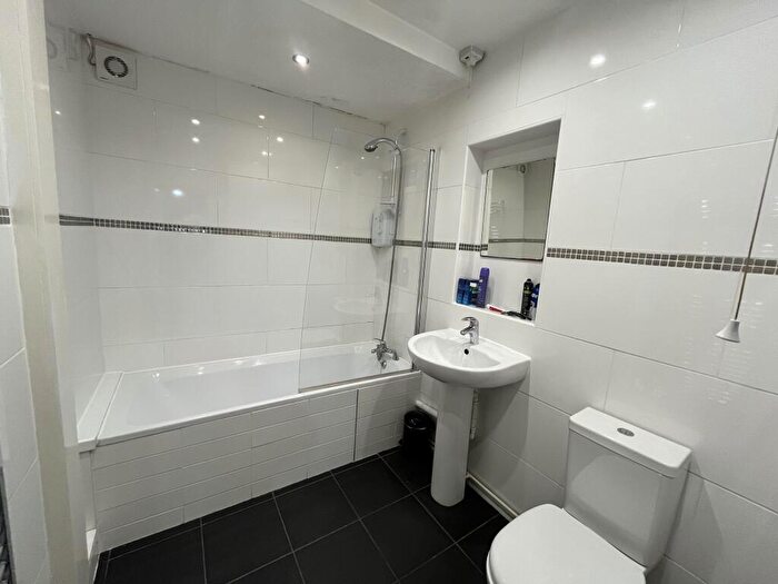 1 Bedroom House To Rent In House Share, Woodside Road, Nottingham, NG9