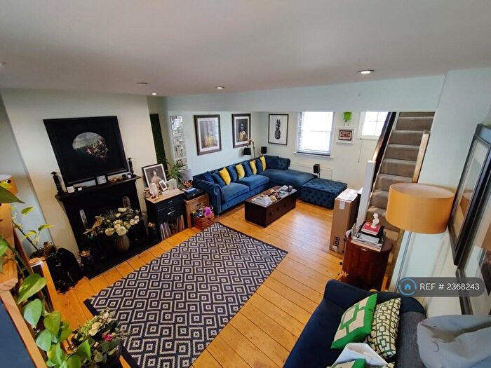 2 Bedroom Terraced House To Rent In Guildford Street, Brighton, BN1