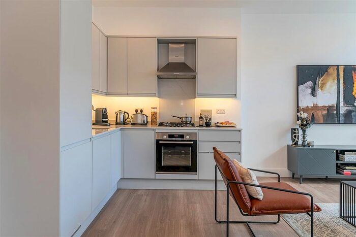 2 Bedroom Flat To Rent In The Kiln, Queen's Park, W9