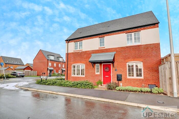 3 Bedroom Detached House For Sale In St Oggs Way, St Nicolas Park, Nuneaton, CV11