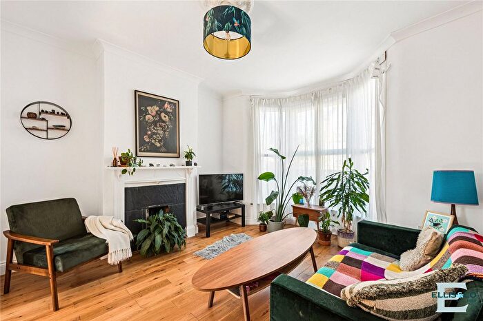 3 Bedroom Terraced House For Sale In Lordship Lane, London, N17