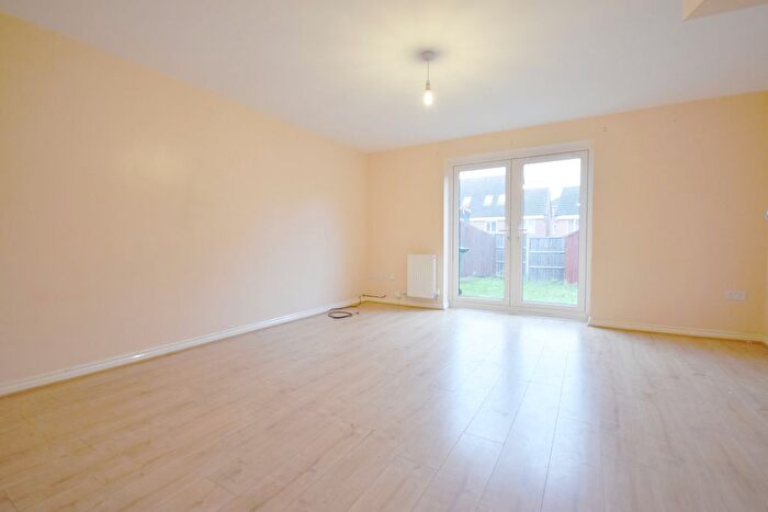 3 Bedroom End Of Terrace House To Rent In Signals Drive, Coventry, CV3