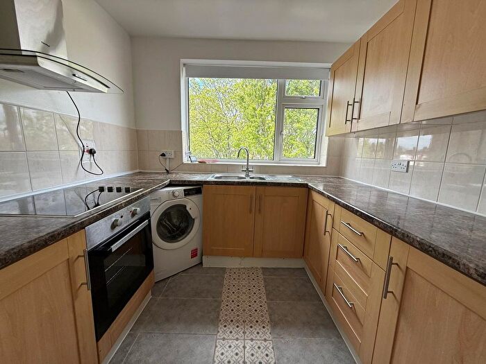 2 Bedroom Flat To Rent In St. Stephens Road, Enfield, EN3