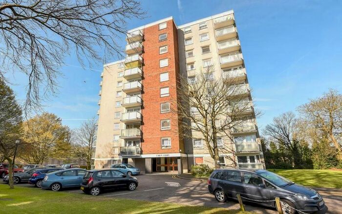 2 Bedroom Flat To Rent In Basinghall Gardens, Sutton, SM2