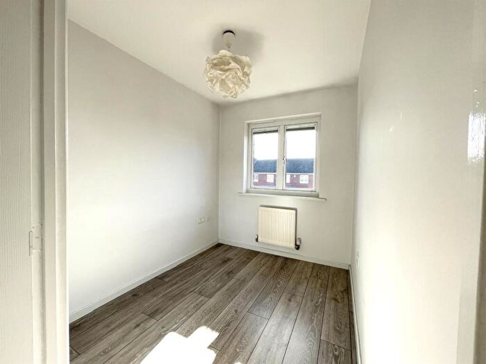 3 Bedroom Semi Detached House To Rent In Bateman Close, CW1