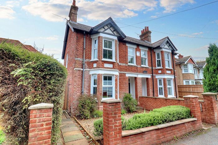 3 Bedroom Semi Detached House For Sale In Wycombe Road, Stokenchurch, HP14