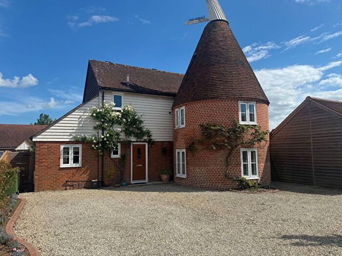 3 Bedroom Detached House For Sale In Staplehurst, Kent, TN12