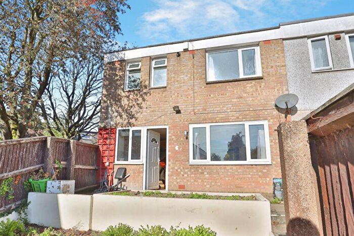 2 Bedroom End Of Terrace House For Sale In Woodbridge Fold, Leeds, LS6