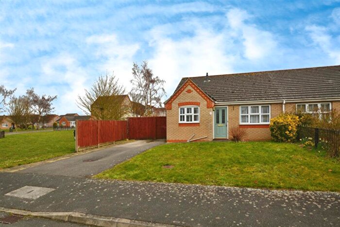 2 Bedroom Semi-Detached Bungalow For Sale In Willoughby Road, Hibaldstow, DN20