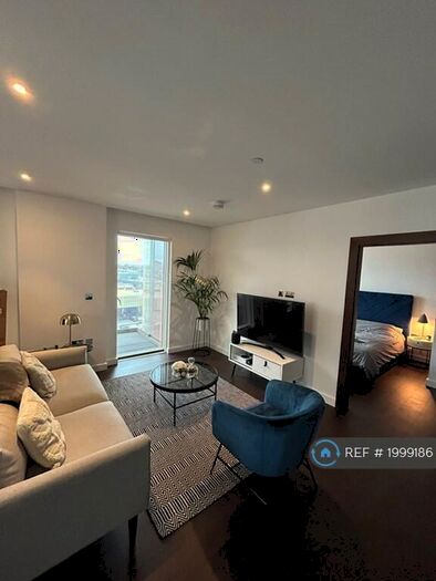 2 Bedroom Flat To Rent In Lexington Gardens, London, SW11