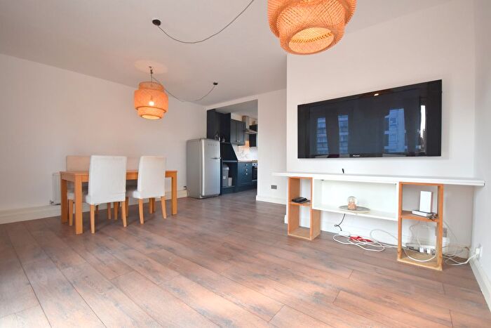 2 Bedroom Flat To Rent In Wyndham Road, Camberwell, SE5