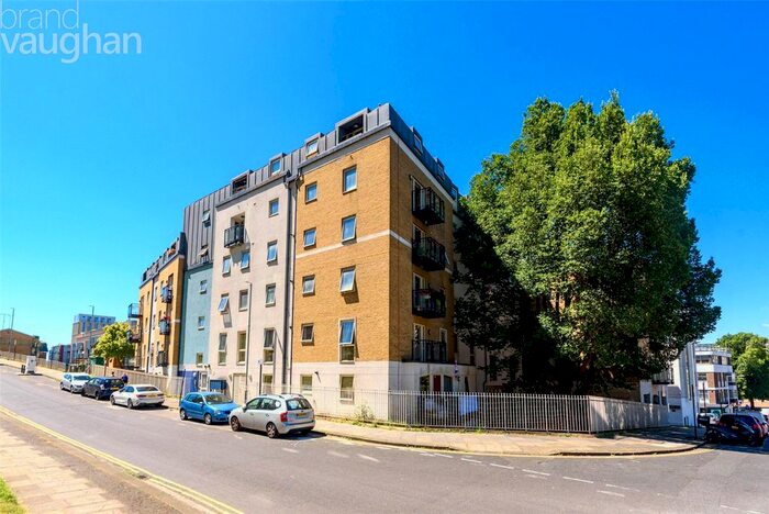 2 Bedroom Flat To Rent In Ashton Rise, Brighton, East Sussex, BN2