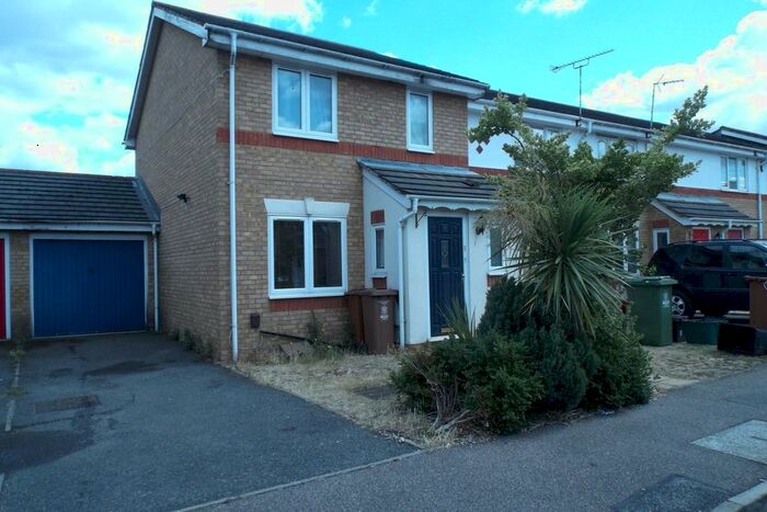 3 Bedroom Property To Rent In Sandpiper Drive, Erith DA8