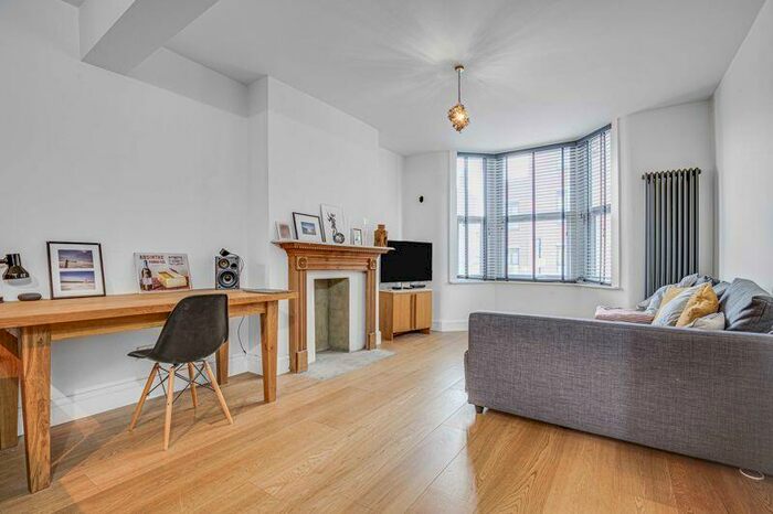 1 Bedroom Flat To Rent In Kenworthy Road, Hackney, E9