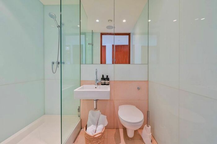 3 Bedroom Flat To Rent In Latitude House, Camden, London, NW1