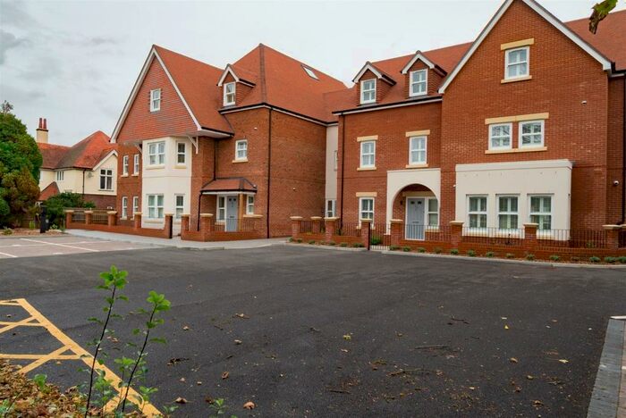 2 Bedroom Apartment To Rent In Langstone Road, Havant, PO9
