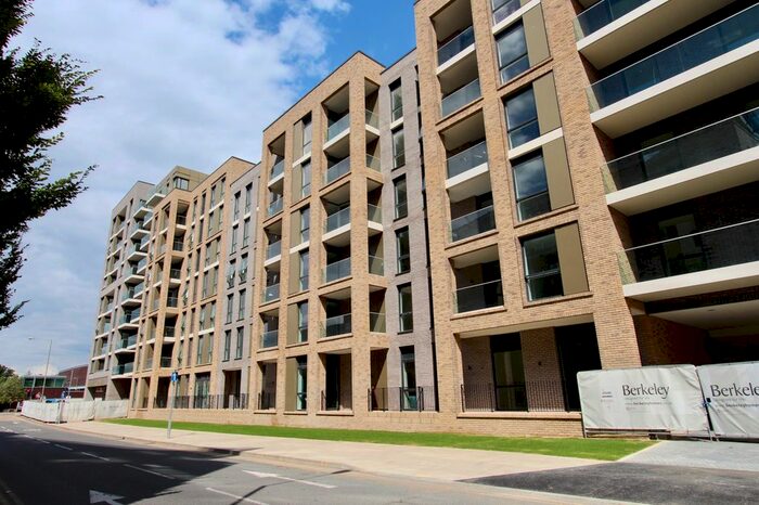 1 Bedroom Flat To Rent In Queenshurst Square, Kingston Upon Thames, KT2