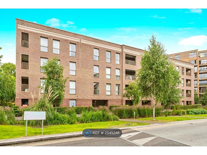 2 Bedroom Flat To Rent In Adenmore Road, London, SE6