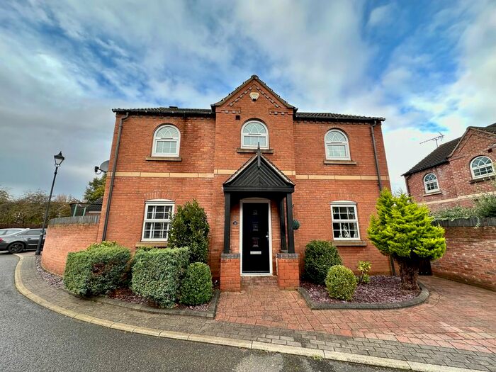 4 Bedroom Detached House For Sale In Maltings Court, Kirk Sandall, Doncaster, DN3